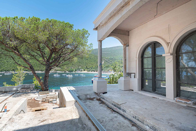 EXKLUSIVER VERKAUF – LUXUSVILLA MIT PRIVATSTRAND, MIRIŠTE (LUŠTICA) — photo 6